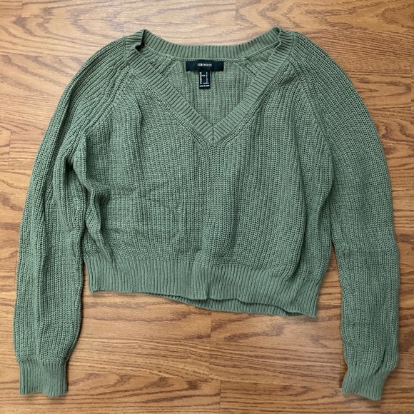 Forever 21 Woman's Crop Top Sweater- EUC - Picture 1 of 2